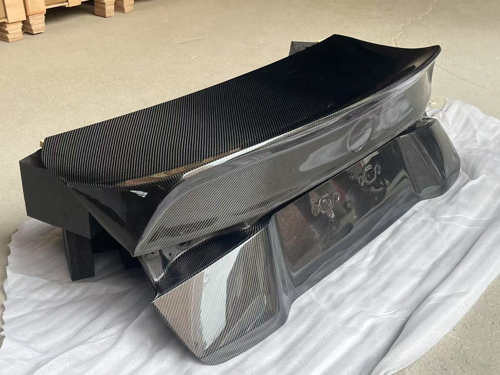 Carbon fiber trunk for Lexus IS(2021~2025)
