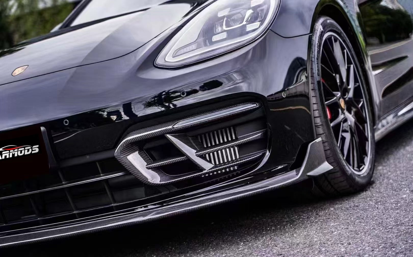 Dry-carbon front splitter for Porsche Panamera GTS 971