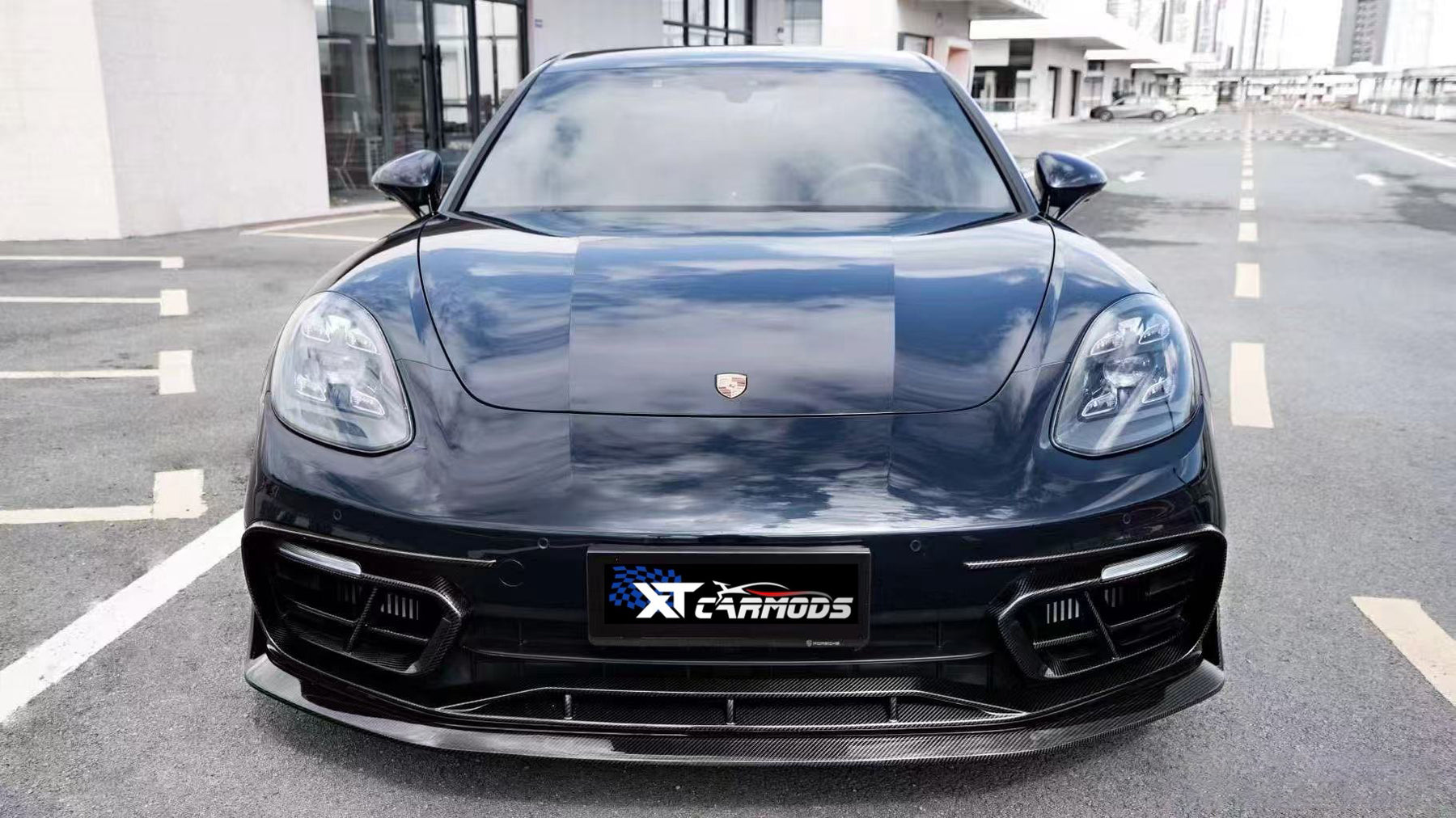 Dry-carbon front splitter for Porsche Panamera GTS 971