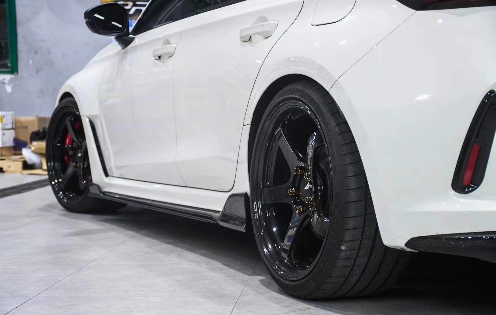 XT-B Side skirt  for Type R Fly5