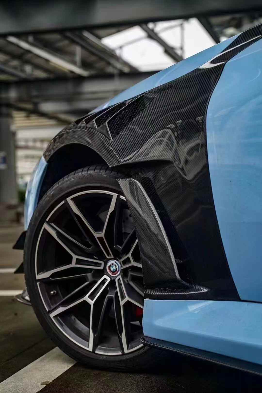 AlphaN-style Fender for M2 G87