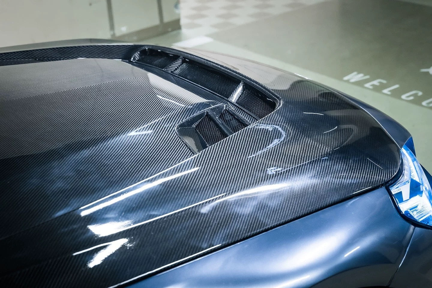 AlphaN V2-style hood for M2 G87