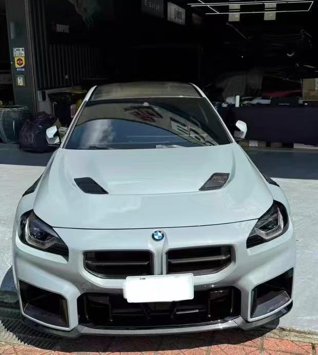 AlphaN V2-style hood for M2 G87