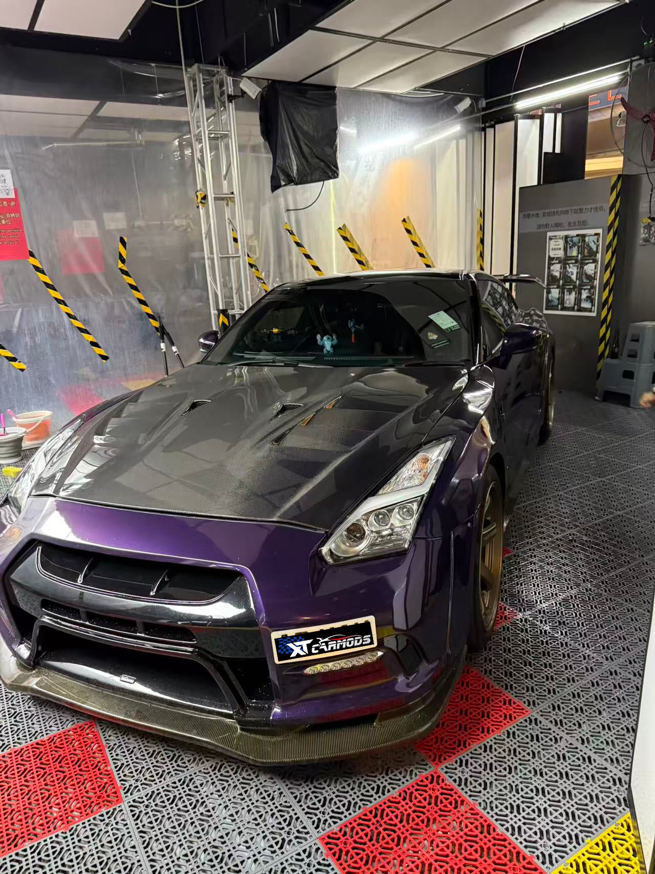 Top Secret carbon fiber hood for GTR R35