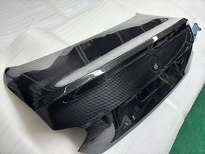 OEM carbon-fiber trunk for M2 G87