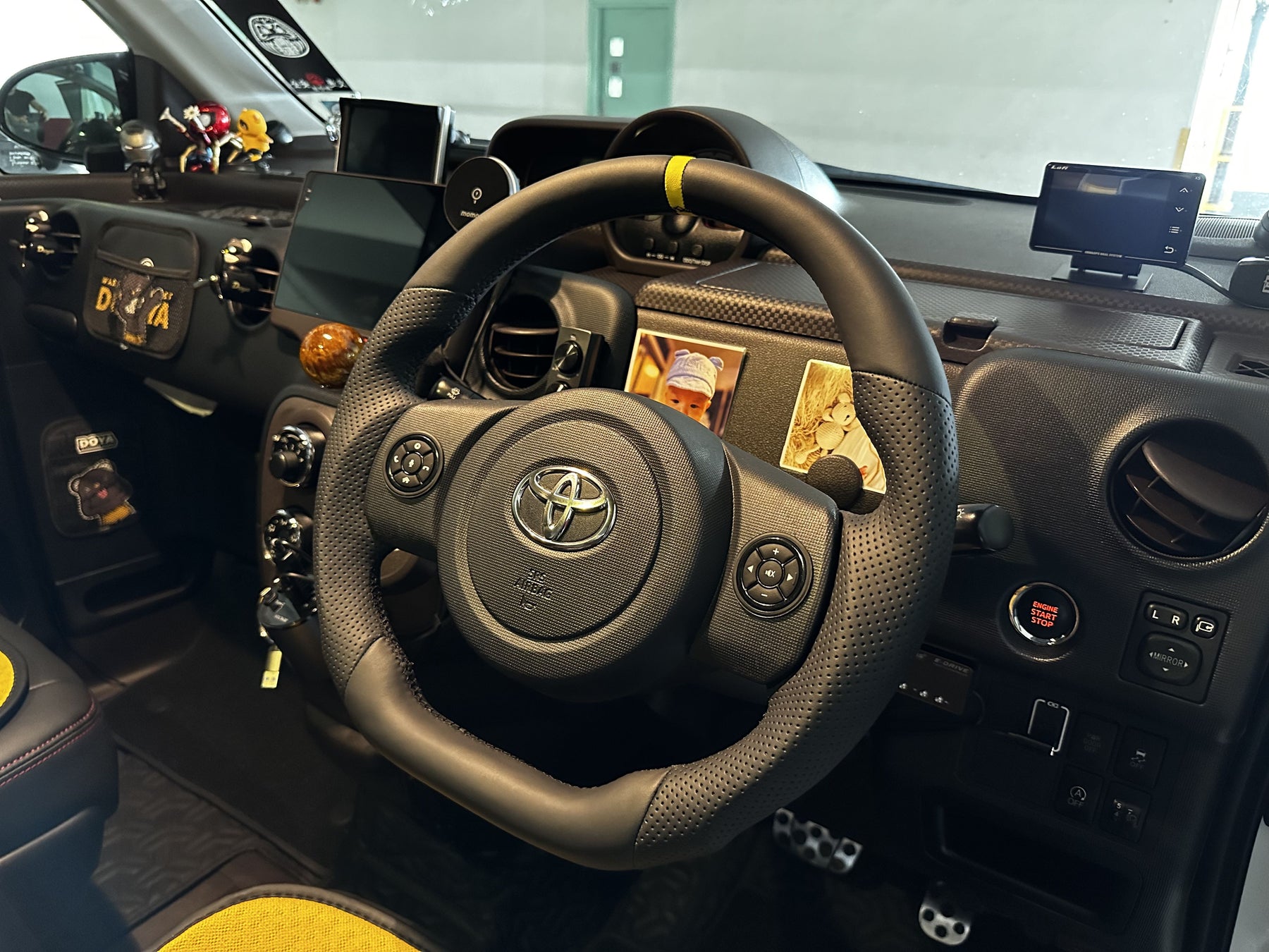 XT-C Leather Steering Wheel for Toyota Spade