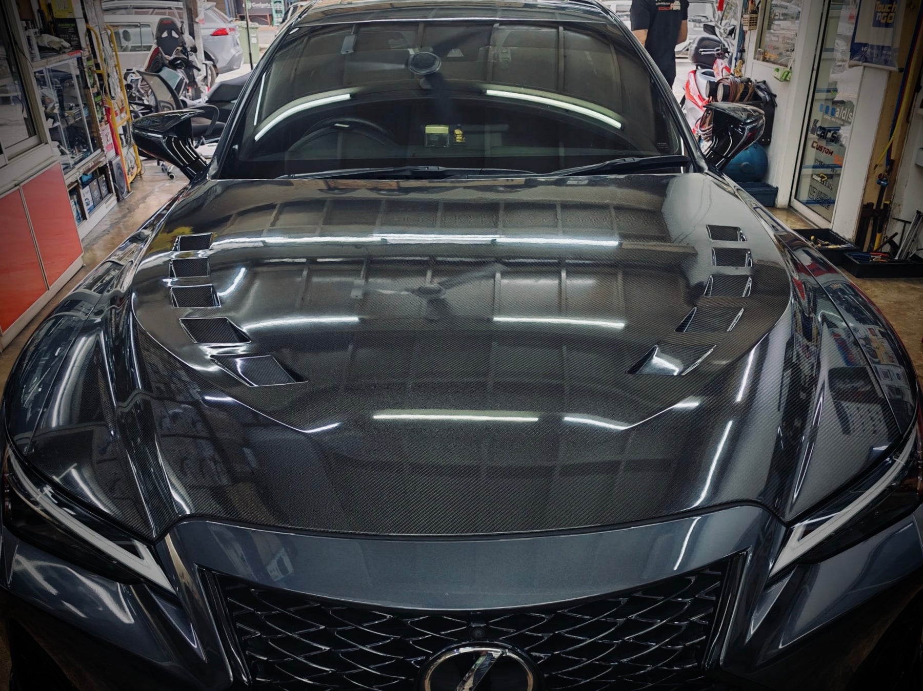 Seibon Carbon Fiber hood for Lexus IS(2021～)