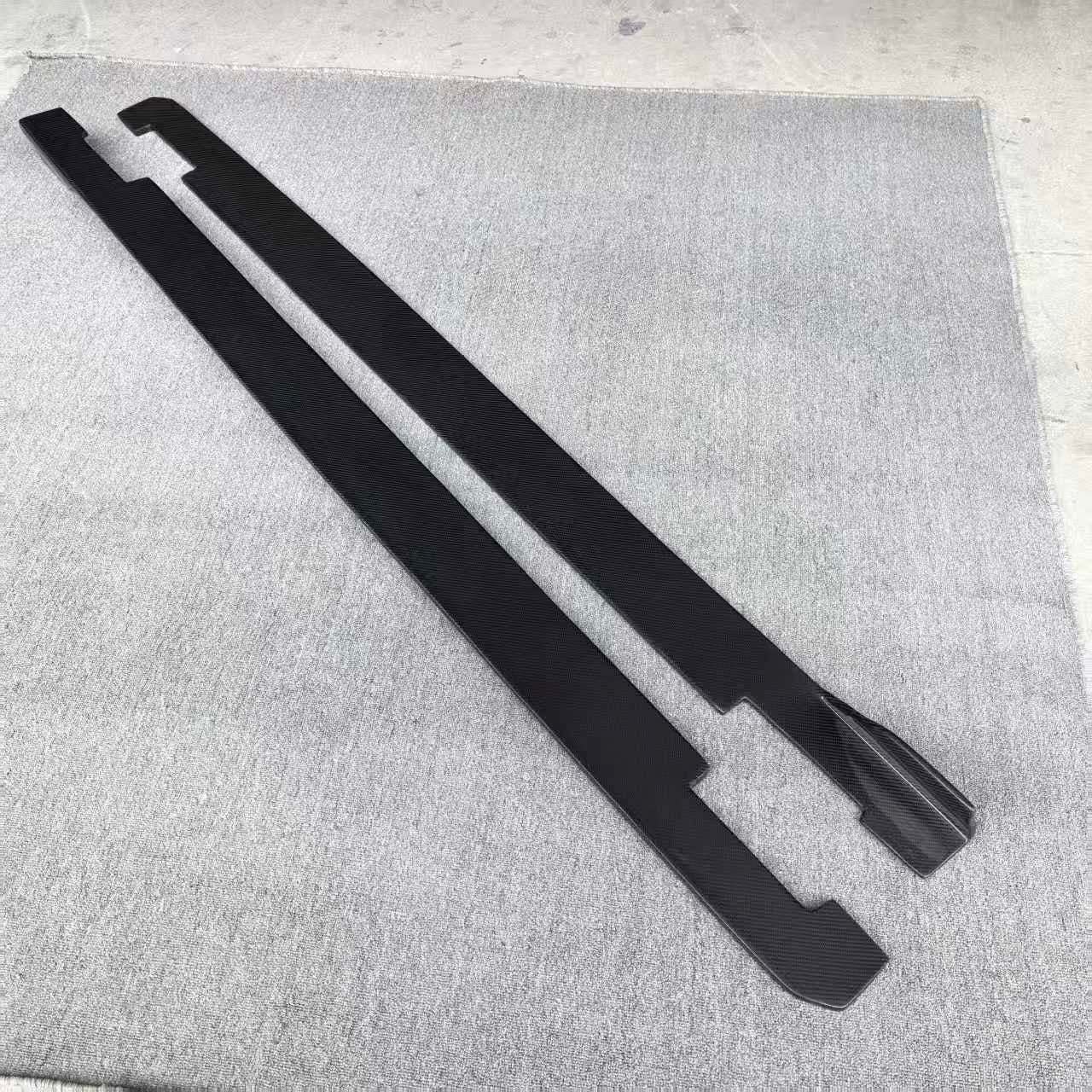 Tom's-style side skirt for Lexus GS