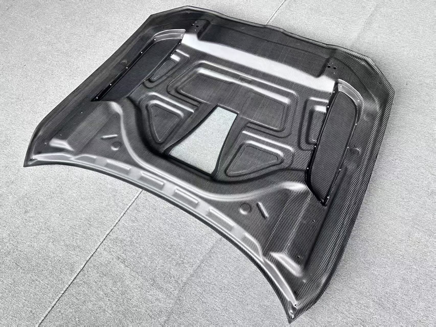 V-style hood for BMW M4 G82
