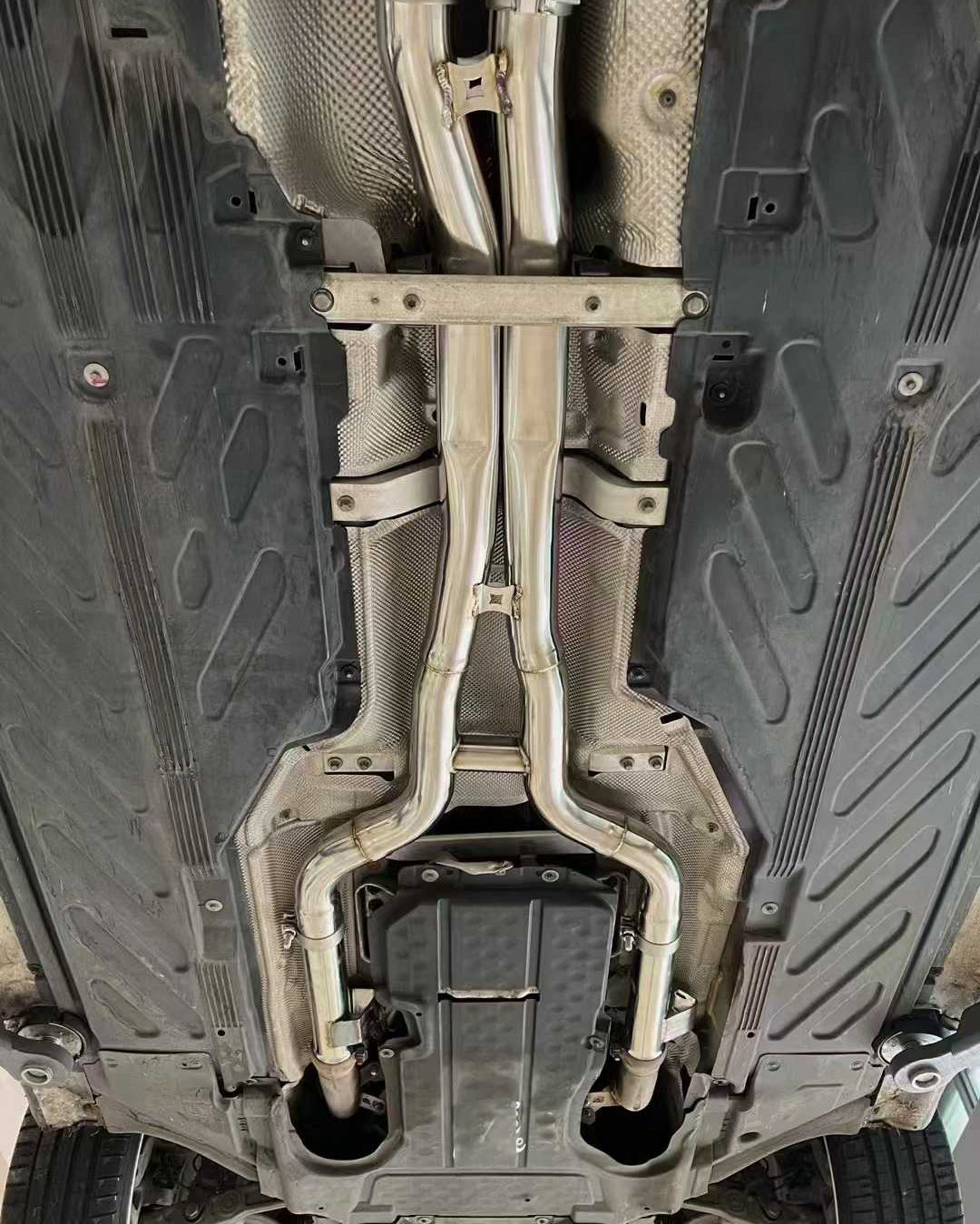Valvetronic exhaust system for C63 AMG