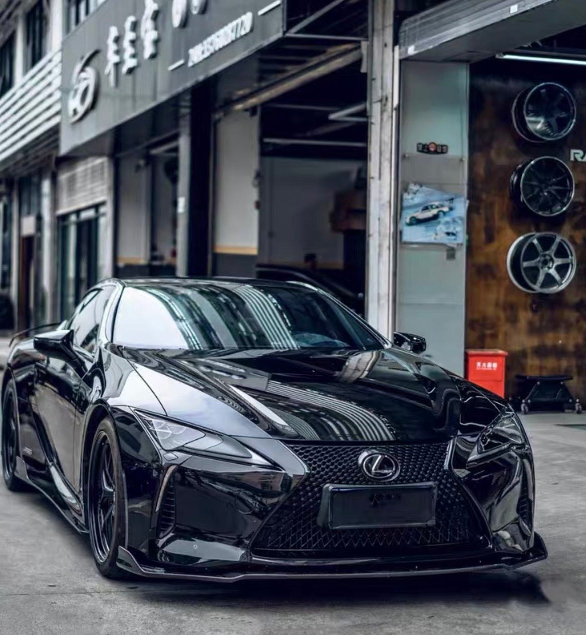 Aritisan-style front splitter for LC500h