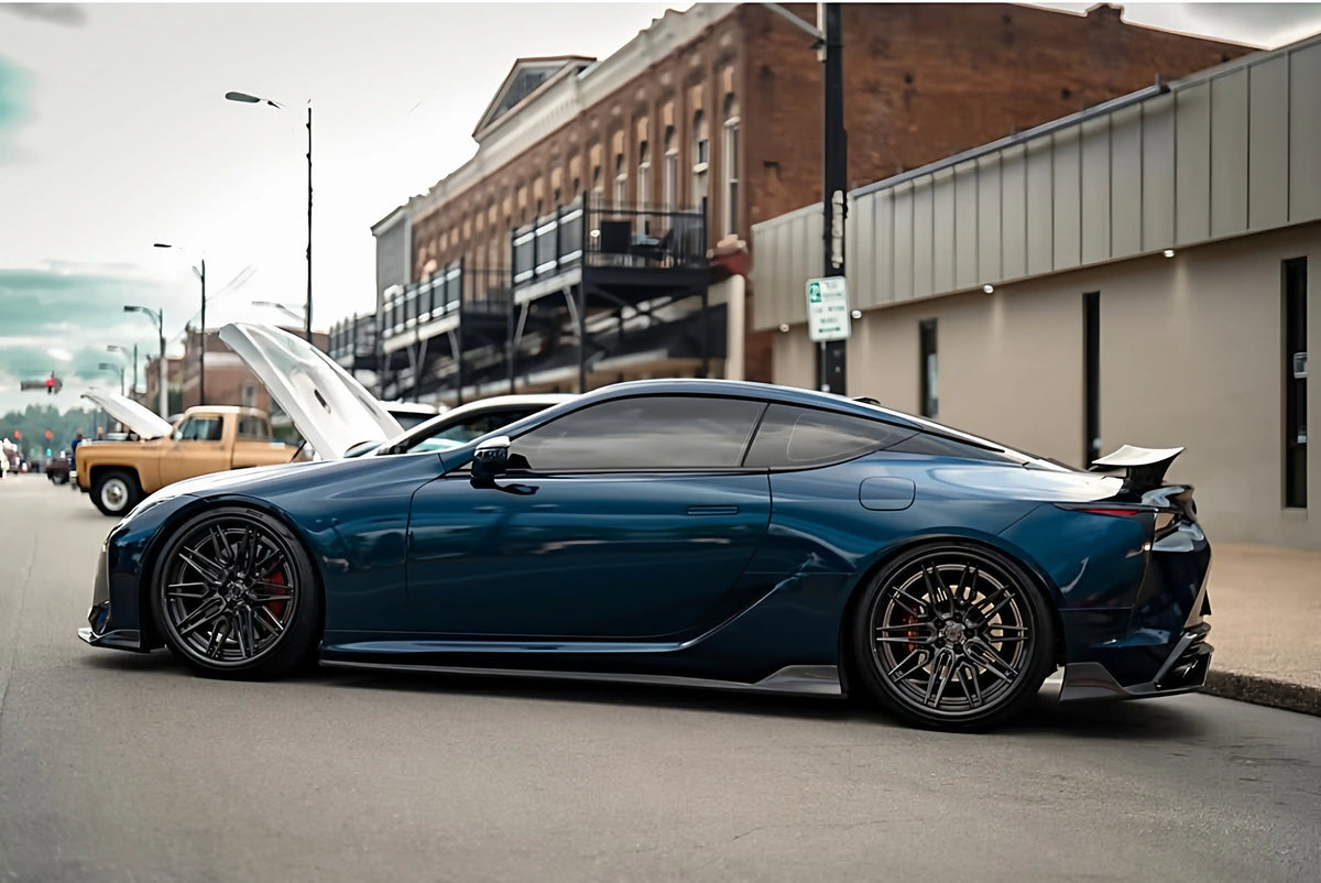 Artisan-style side skirt for LC500h