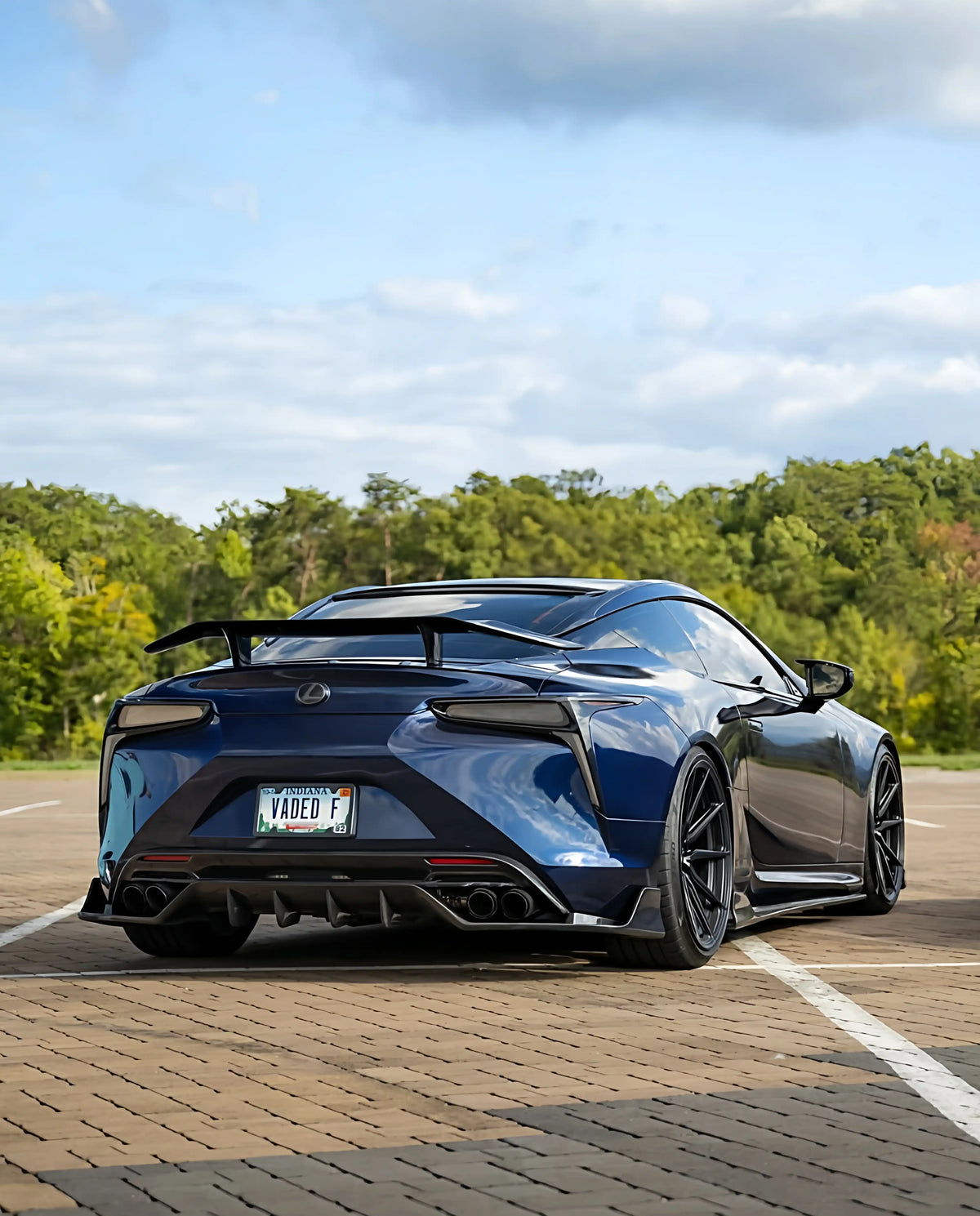 Artisan-style rear diffuser for LC500h