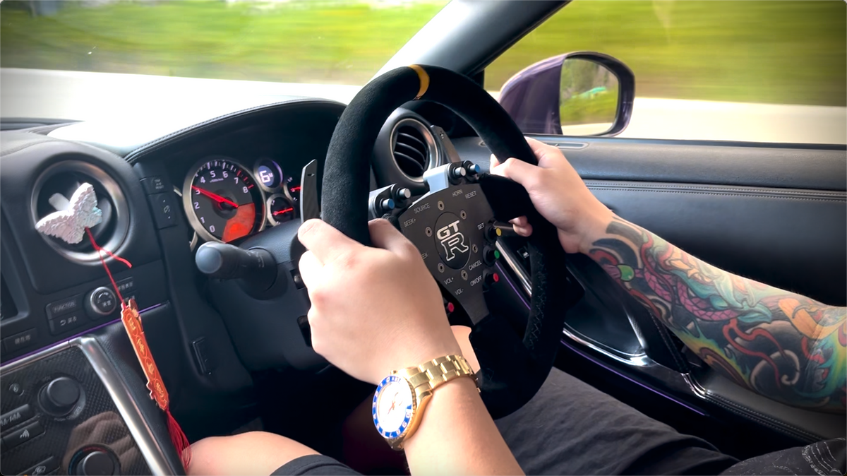 KMP-style Quick-release Steering Wheel for GTR R35
