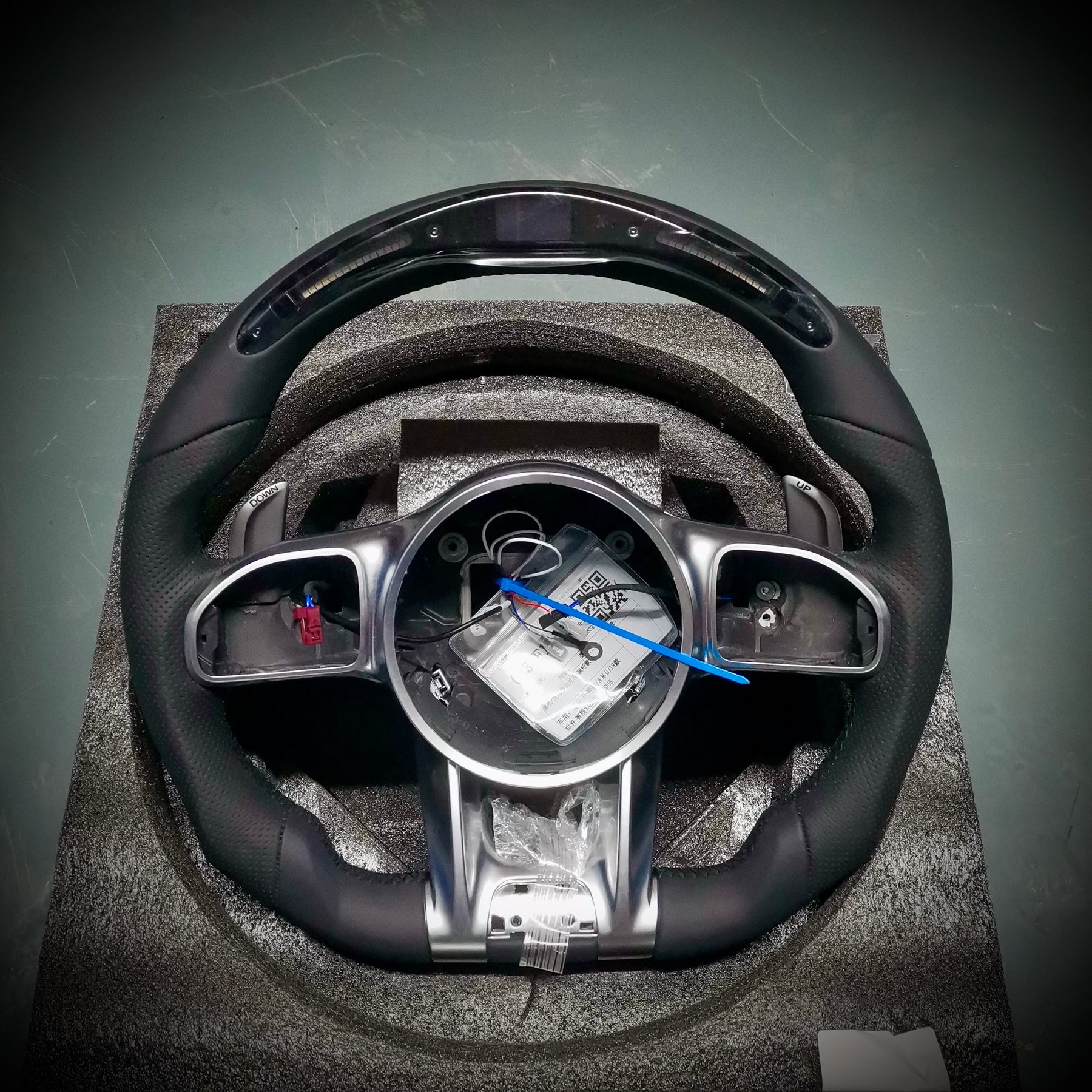 XT-D AMG Race-light Leather Steering Wheel