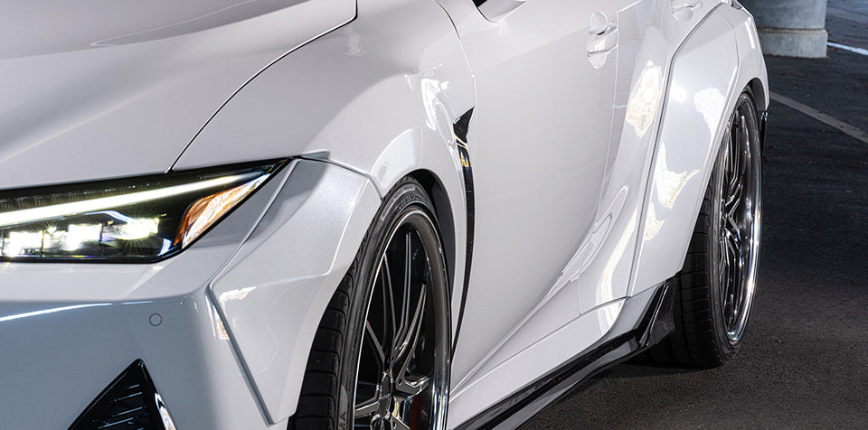 Artisan-style Front Wider Fender(FRP) with carbon fiber vent